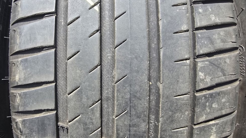 Letní pneu 255/40/20 Michelin - 3