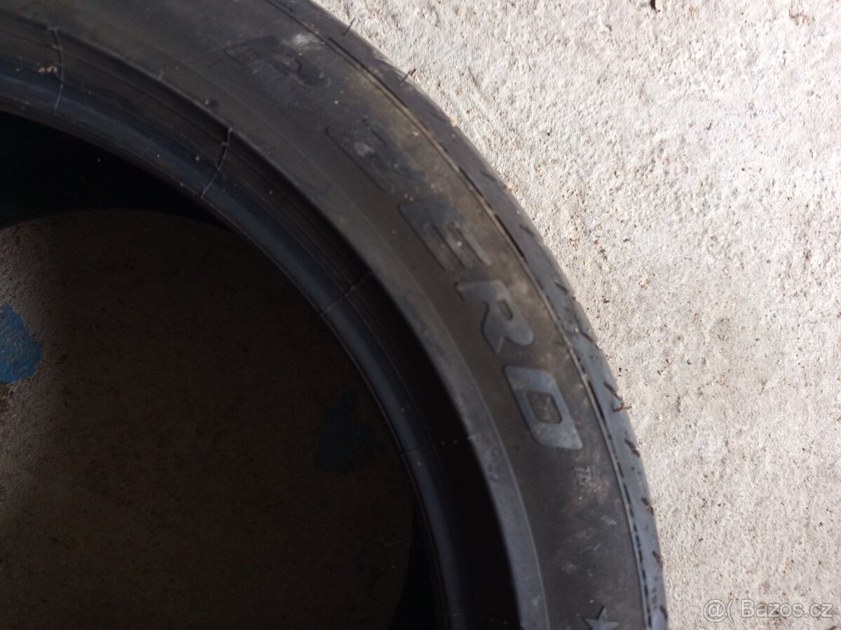 Pirelly 325/35/20 - 3