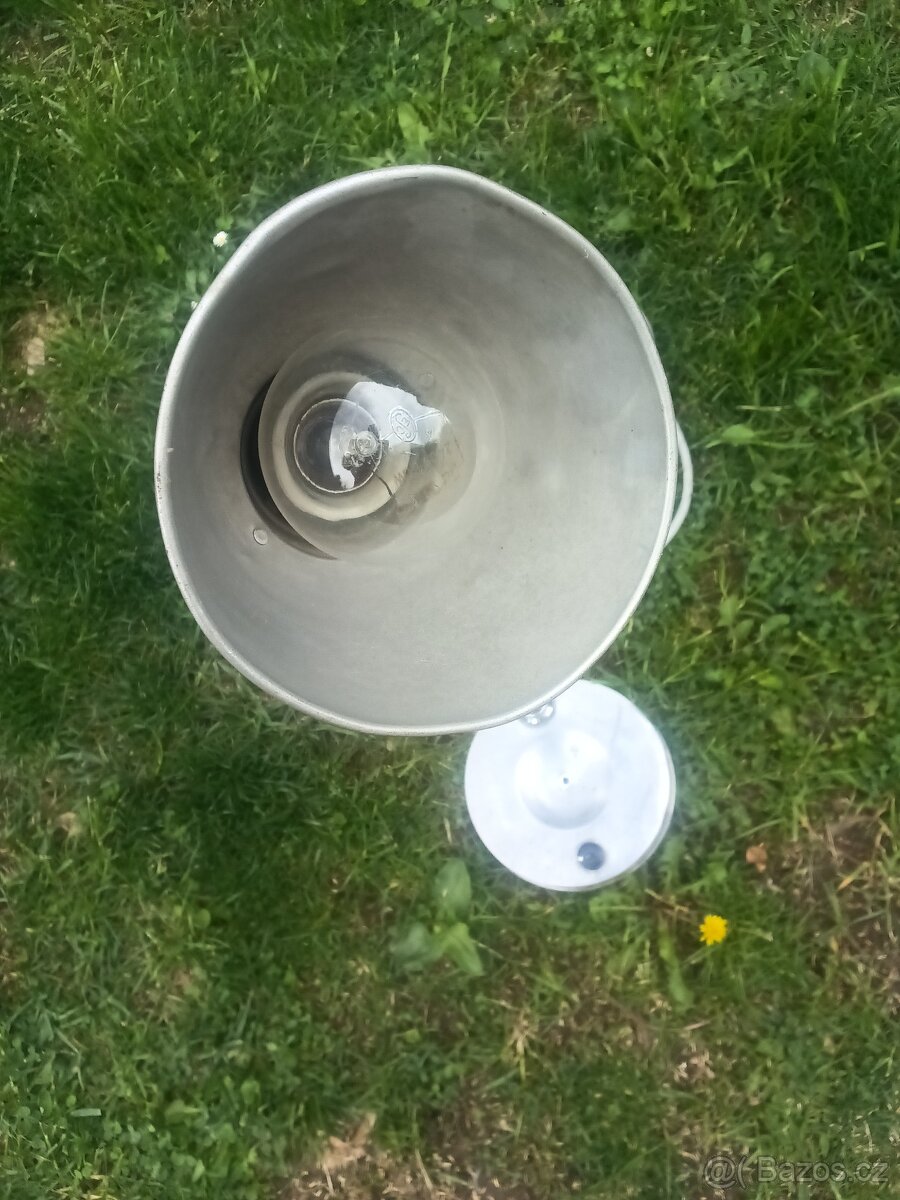 Starou stolní lampu - 3