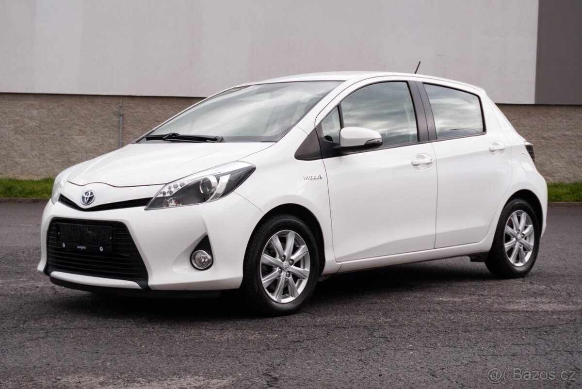 Toyota Yaris 1.5 Hybrid LOUNGE - 3