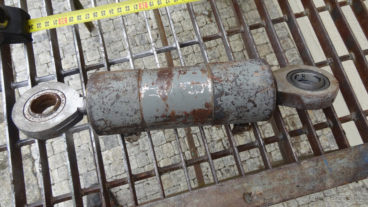 prodám hydraulický píst - 3