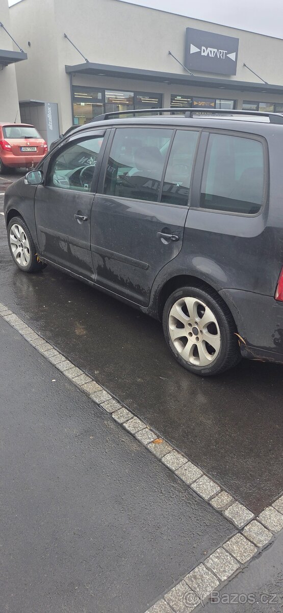 Touran 2.0 tdi 100kw rok 2003 - 3