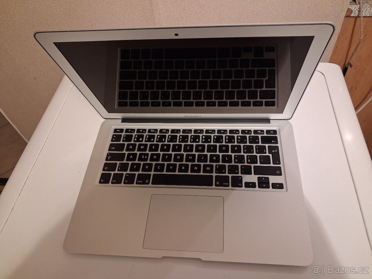 MacBook Air 13 2015 i5 8/128GB top stav ,nová baterie - 3