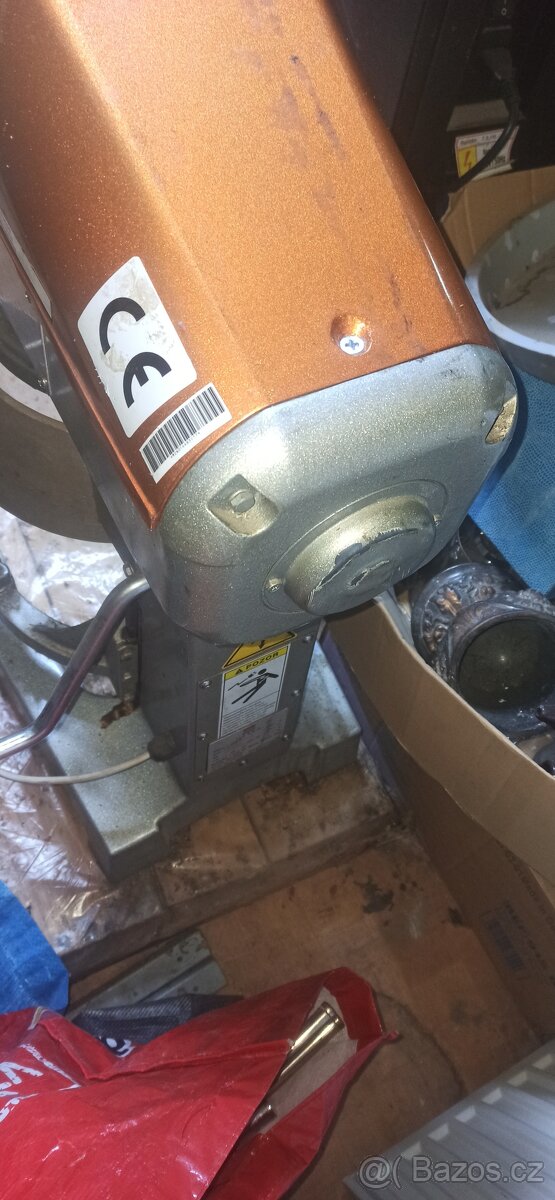 Prodám profesionální kuchyňský robot - 3