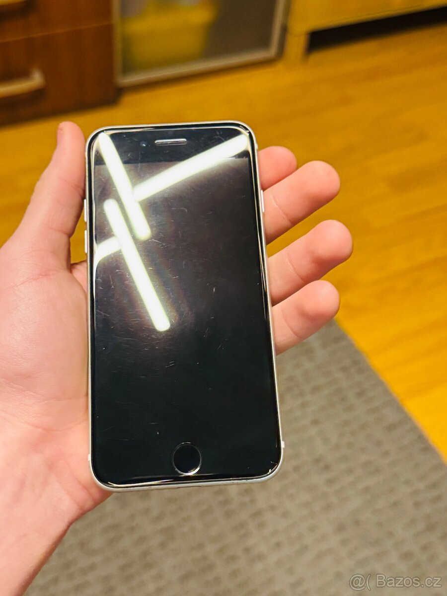 IPhone SE 2020 - 3