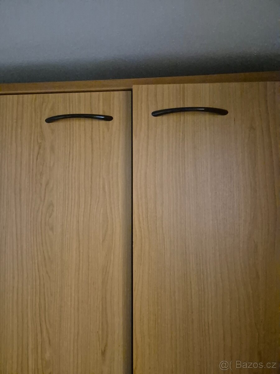 Skříňka na šanony - 3