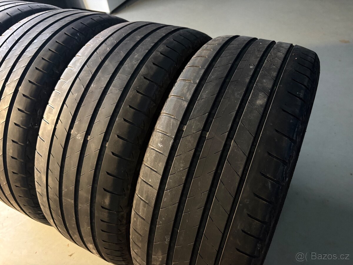 Letní pneu Bridgestone 255/45R19 - 3