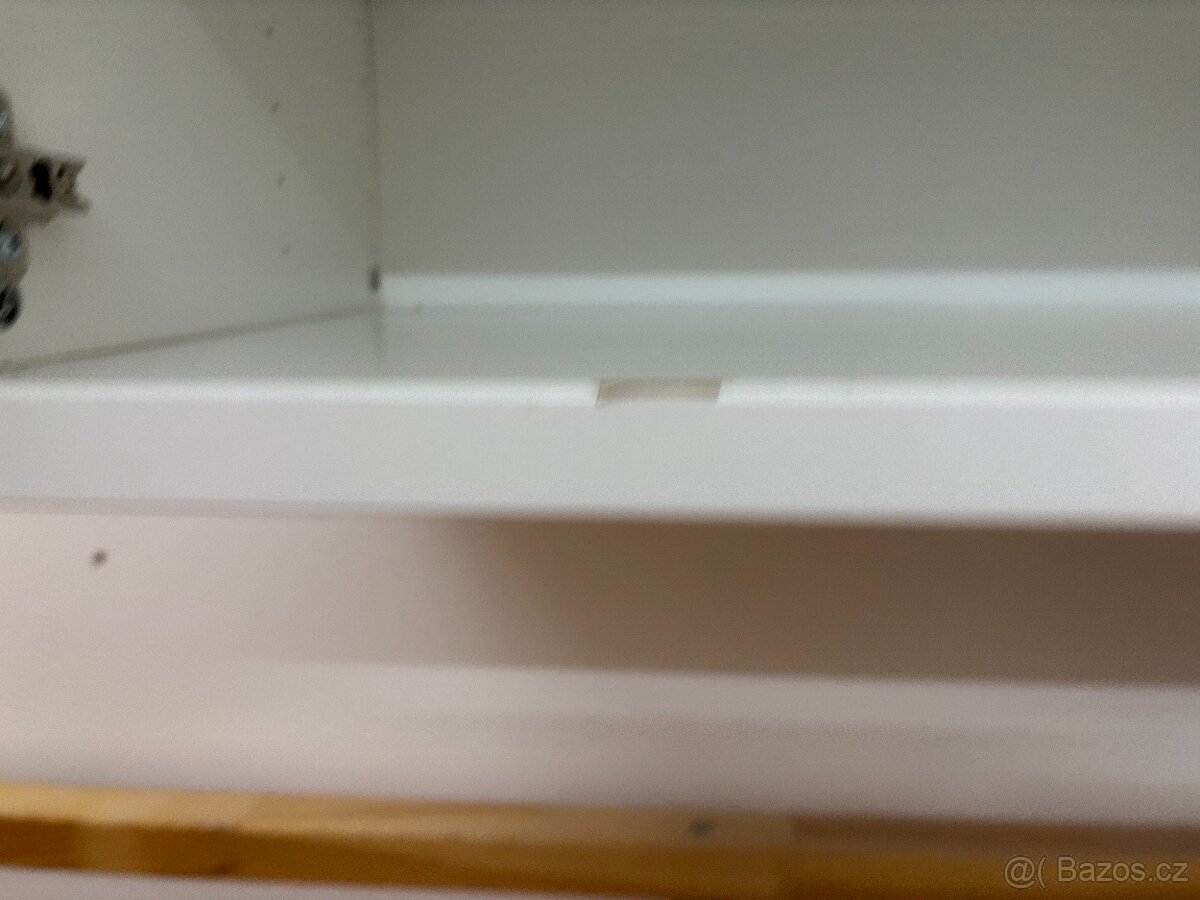 Nástěnná skříňka Ikea Besta - 3
