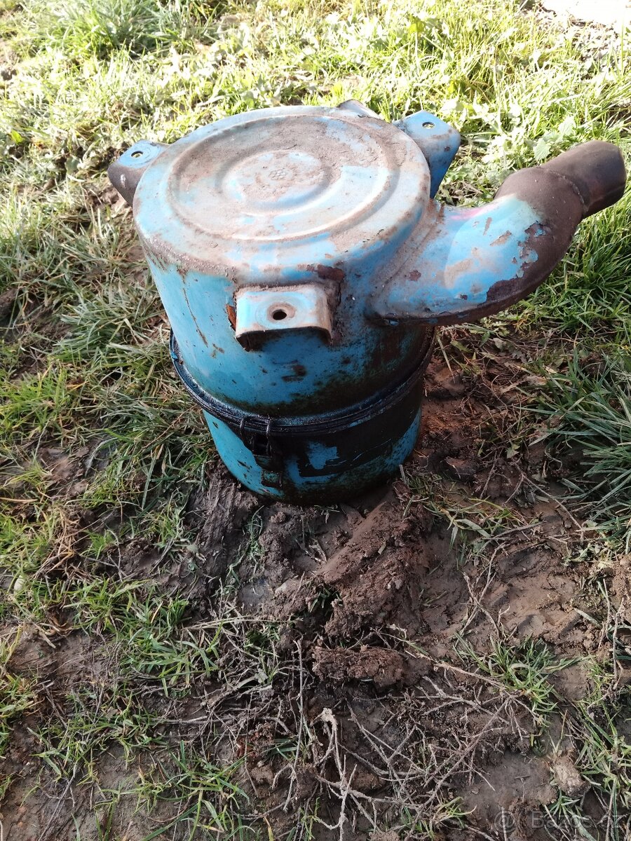 Blatníky na traktůrek + kapota - 3