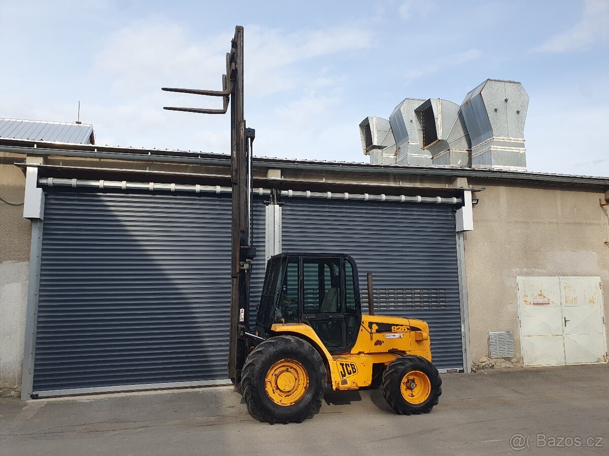 Terénní VZV JCB nosnost 2,6t diesel - 3