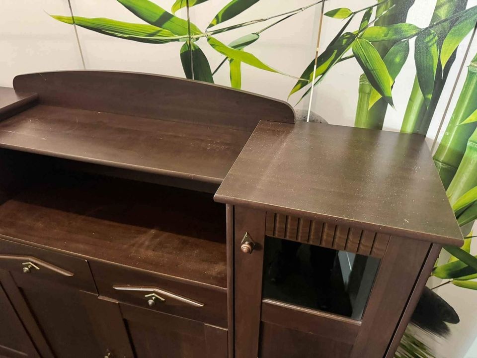 Pěkná velká komoda s prosklenými dveřmi a šuplíky - 3