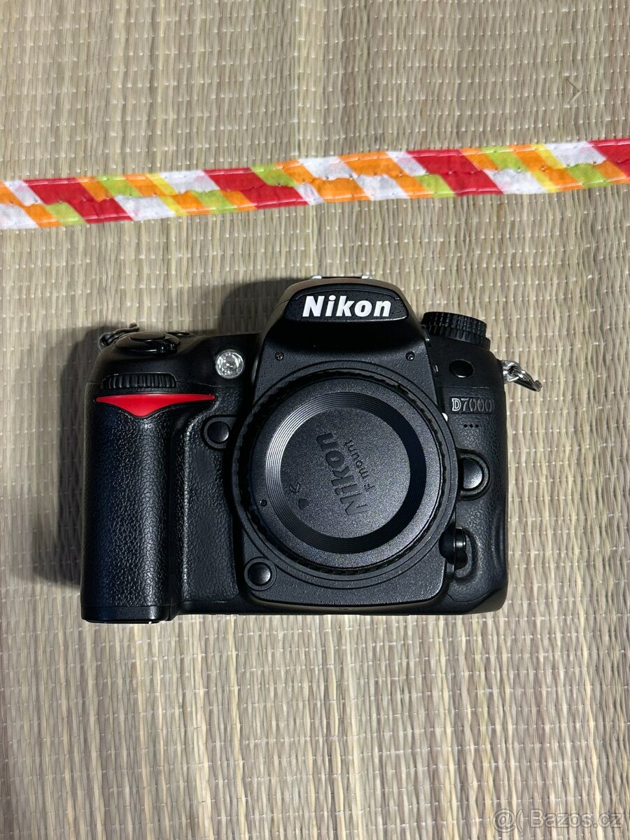 Nikon D700 s příslušenstvím - 3
