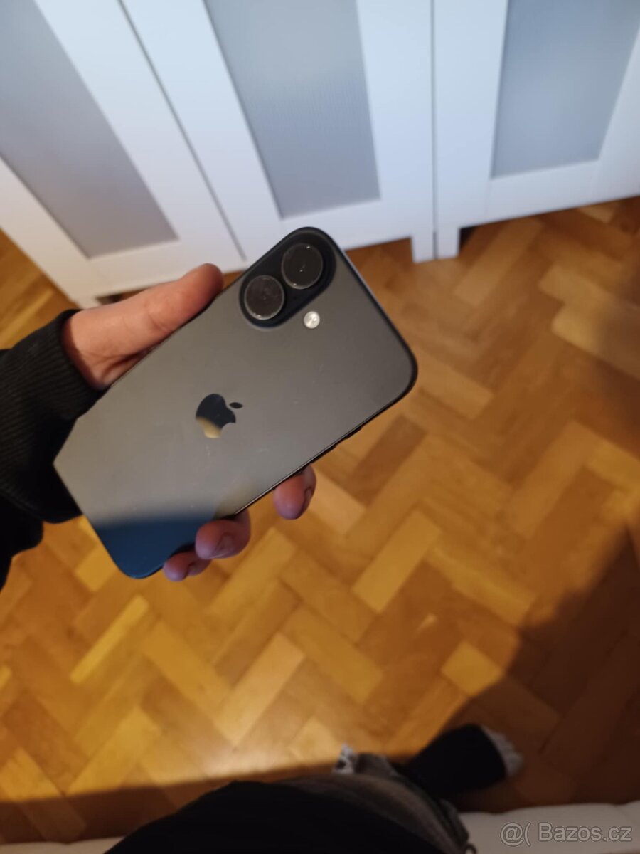iPhone 16, 128 gb, černý - 3