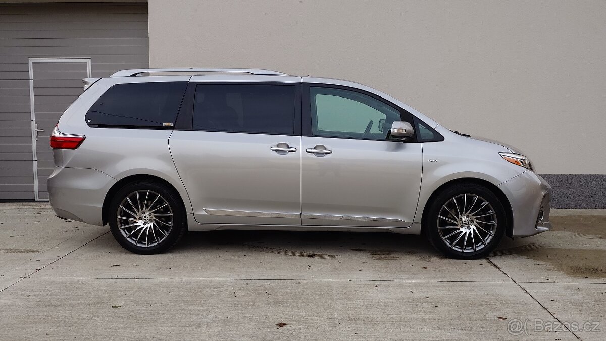 Toyota Sienna 3,5i 4x4 7 míst - 3