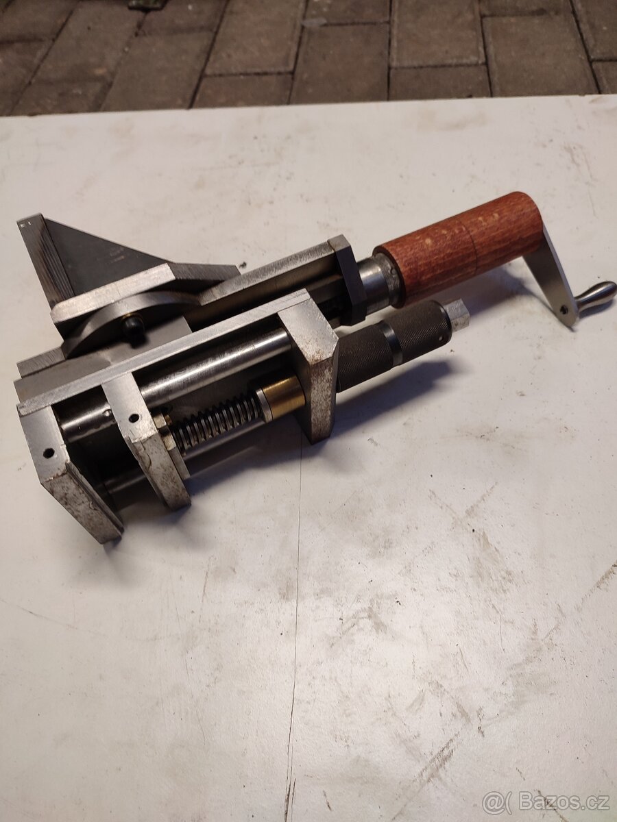 Soustruh-frëzovací suport - 3