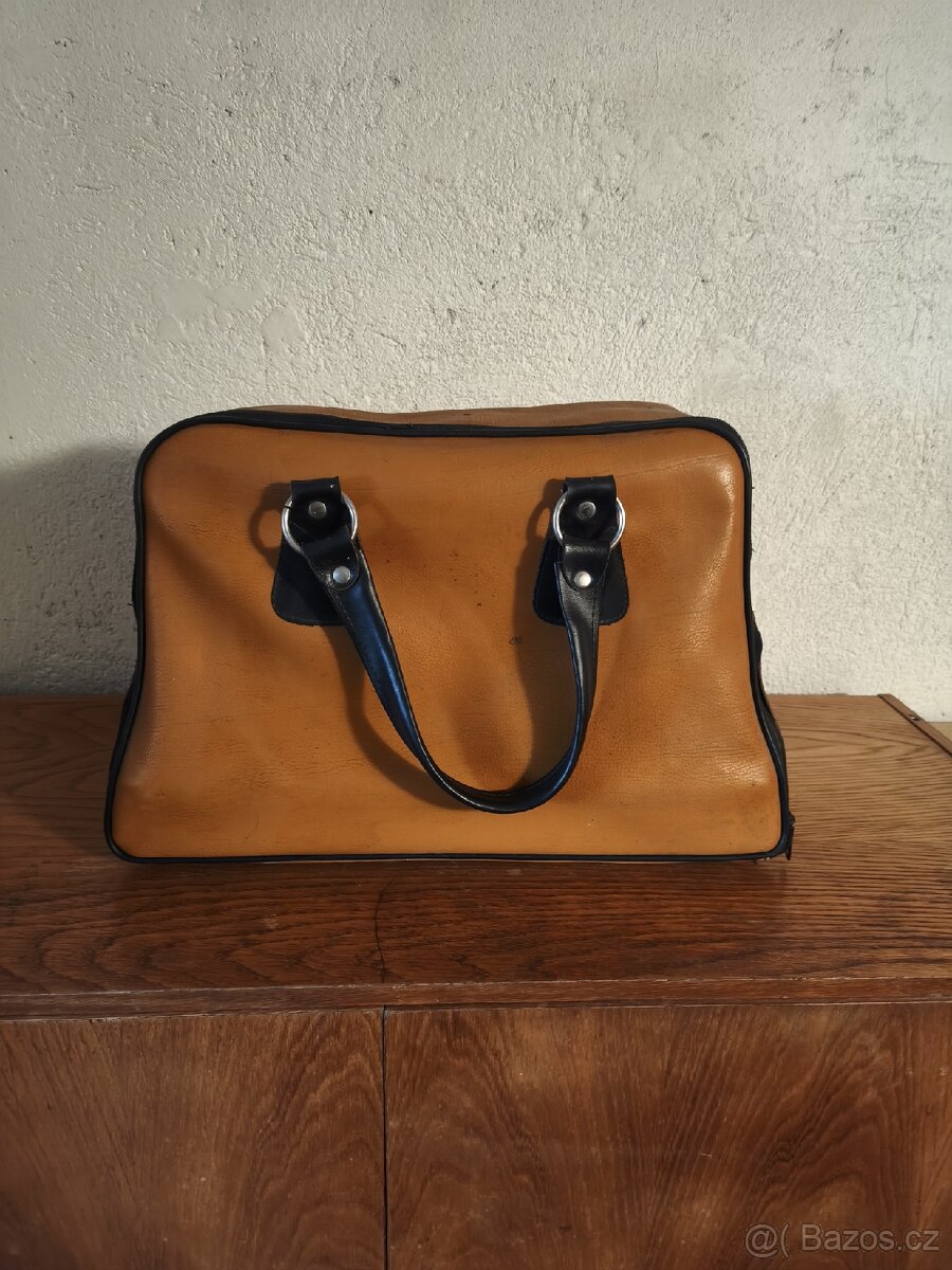 Starý šicí stroj - 3