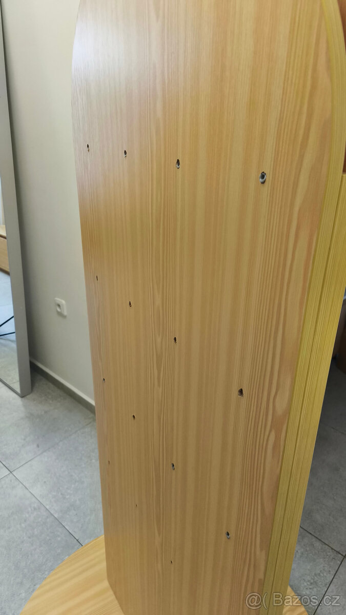 Prodejní stojan + stolek + 2x police - 3