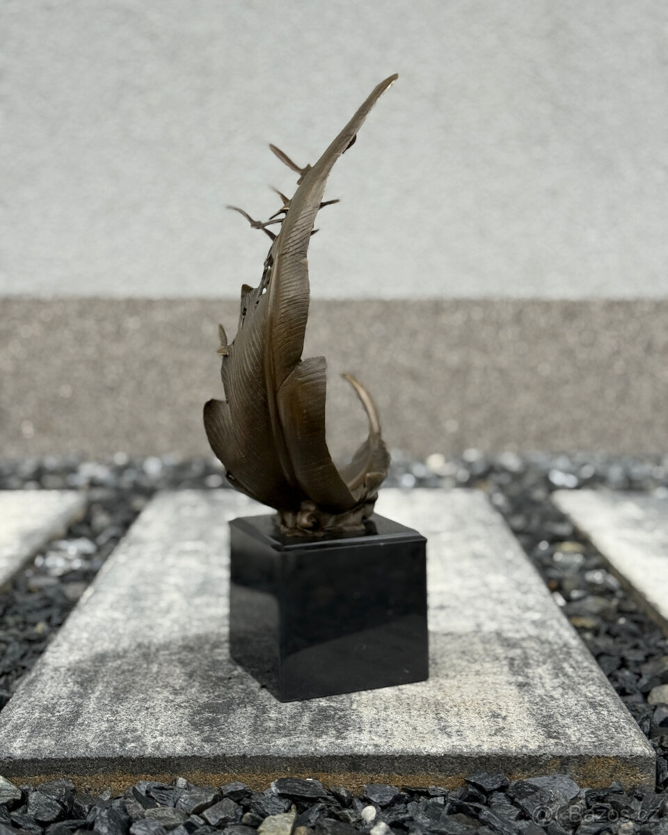 Luxusní bronzová socha Pírko s holuby elegantní dekorace - 3