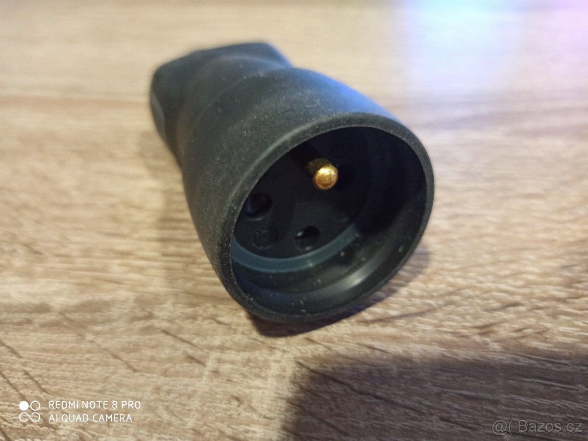 Vidlice a koncovky na kabely 230V - 3