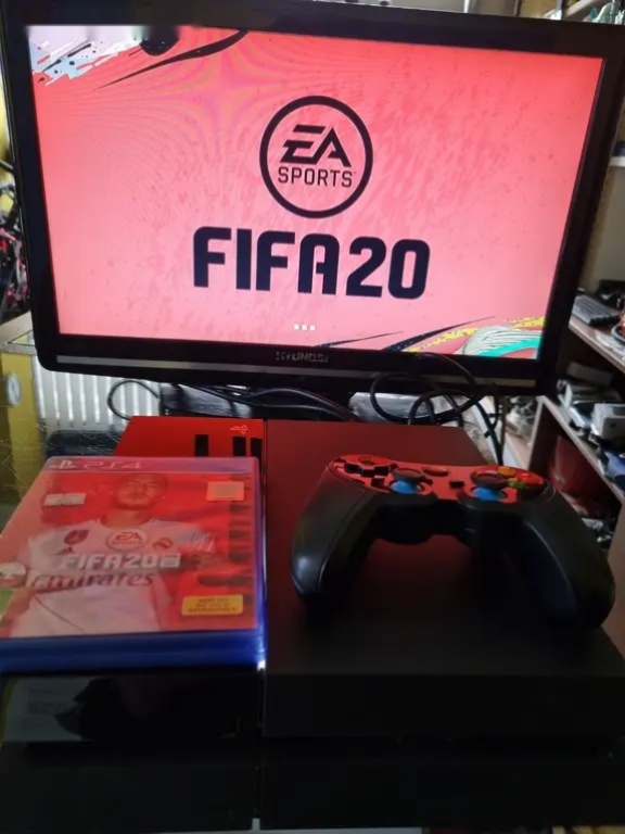 Playstation 4 500Gb, ovladač, hra Fifa 2020 - 3