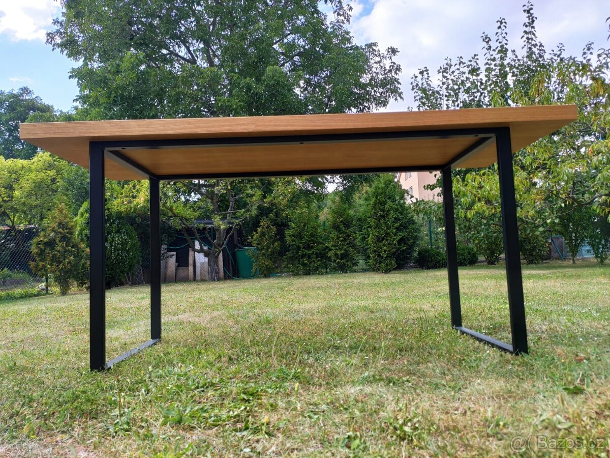 Moderní stůl z dubové dýhy a černé kovové podnože - 3