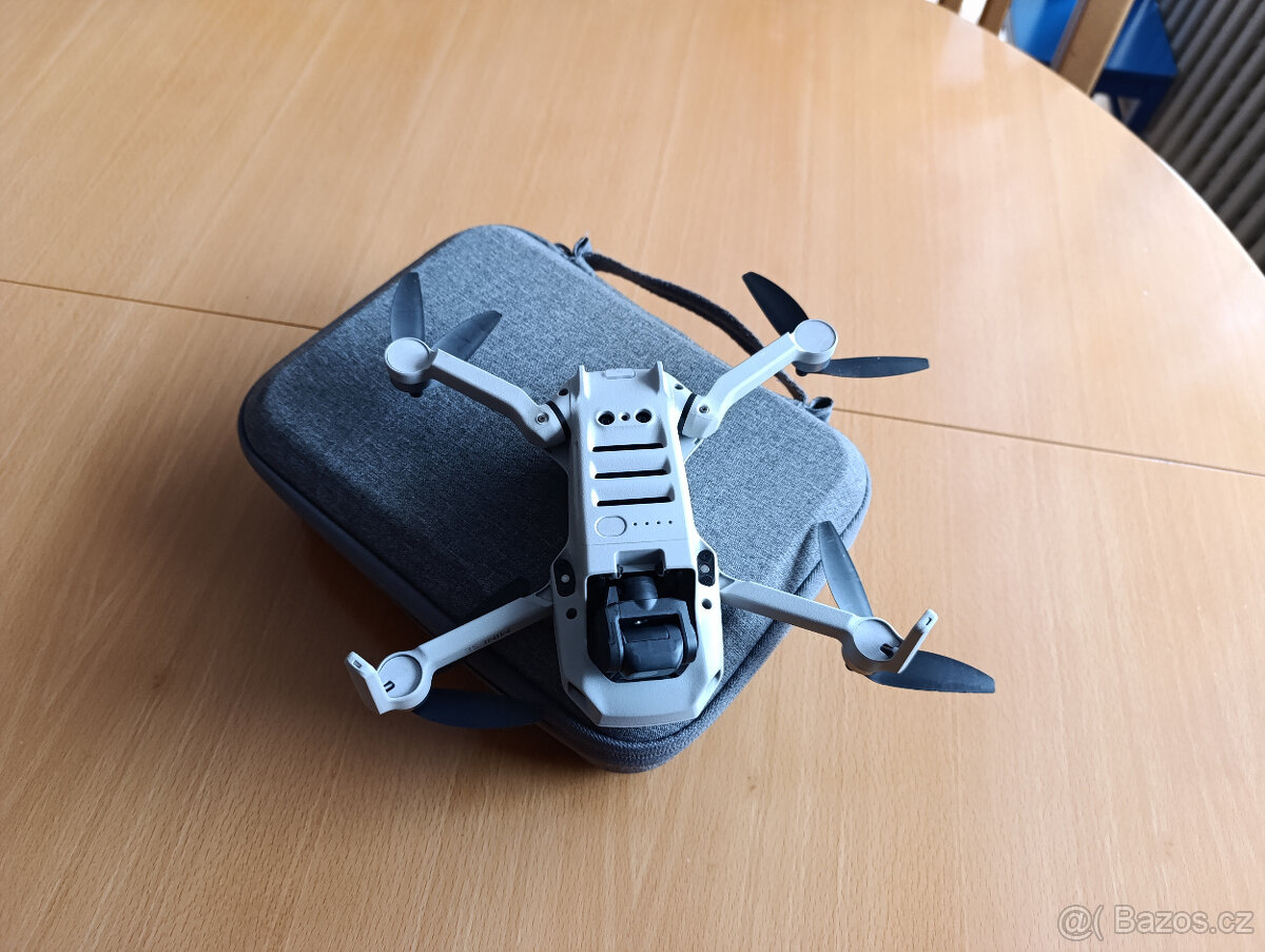 Prodám dron DJI mini se Fly More Combo - 3
