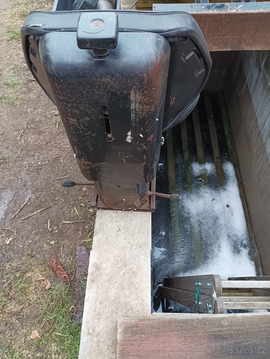 Sedačka pružinová Zetor - 3