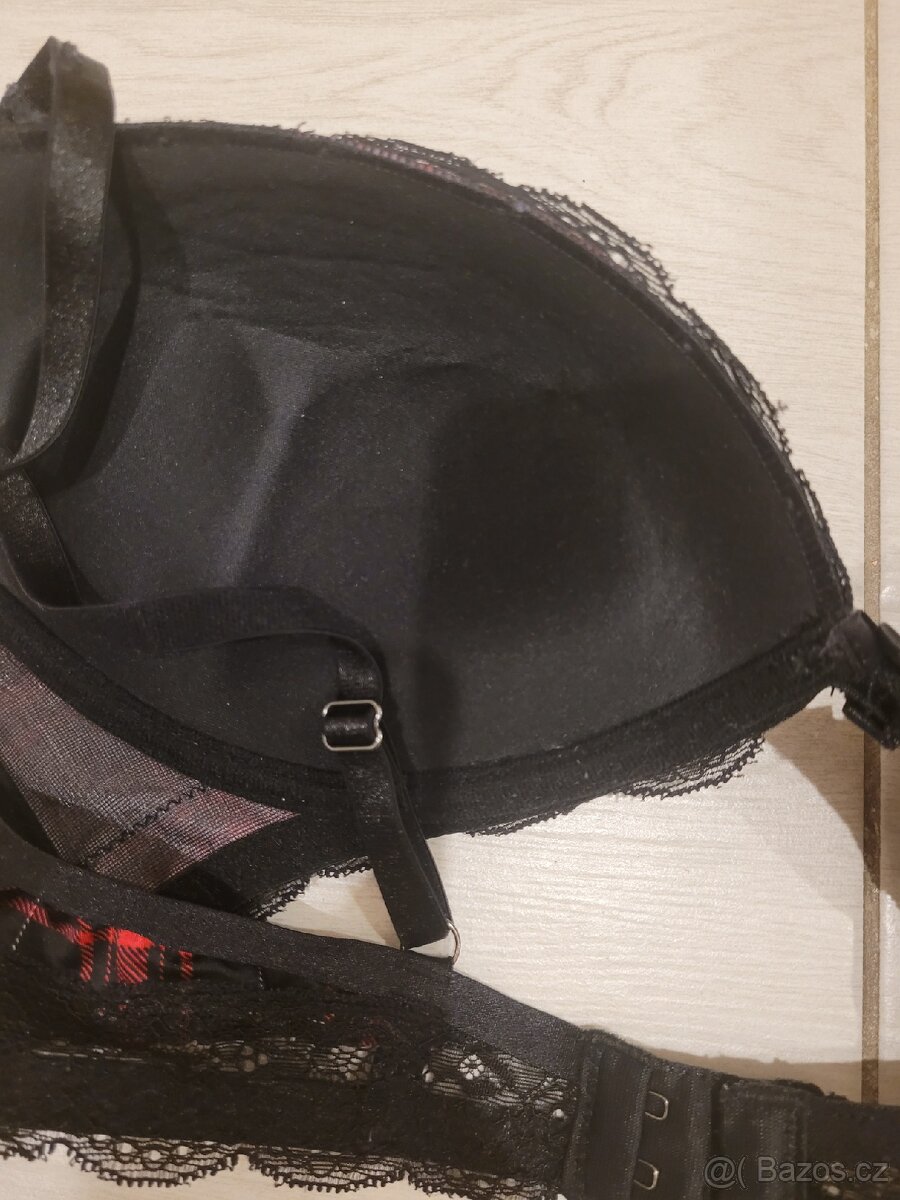 Push up podprsenka 75 B karovama - 3