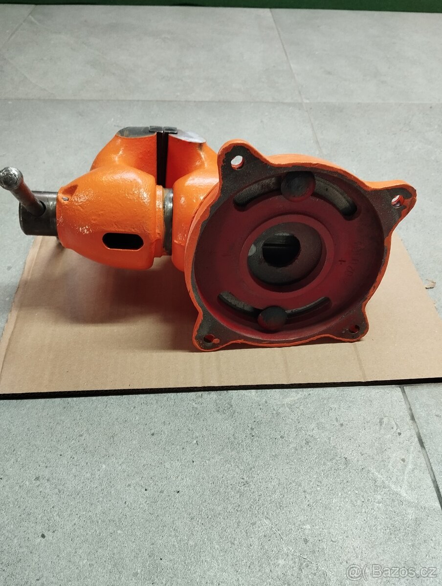 Svěrák York 125 - 3