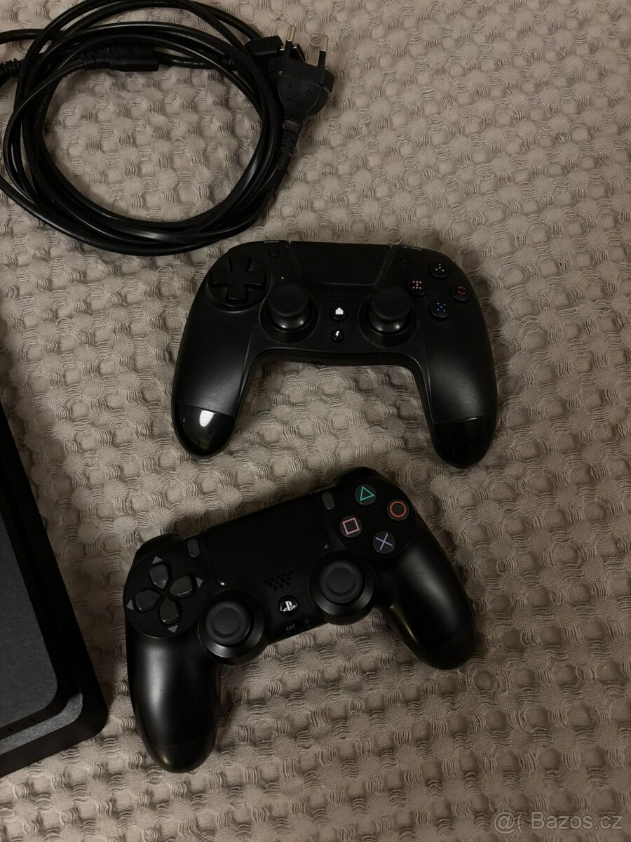 Herní konzole Sony PlayStation 4 - 3