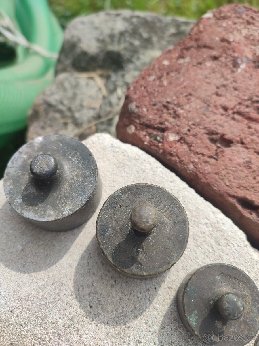 Staré závaží k vahám - 3