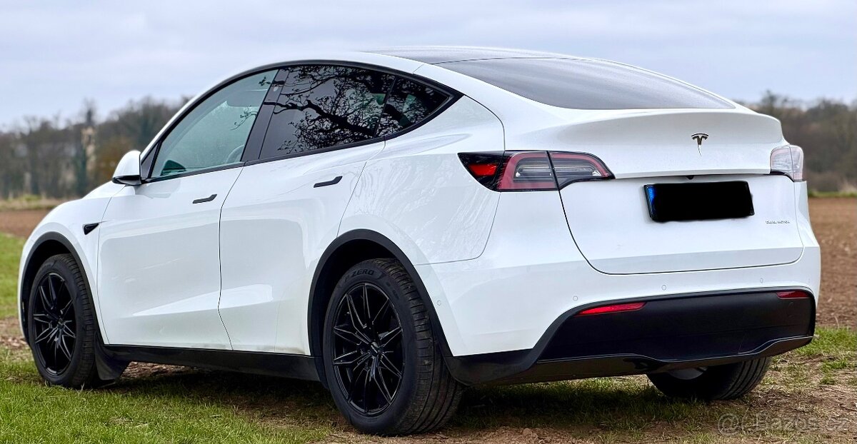 Tesla model Y AWD LR 2022 - 3