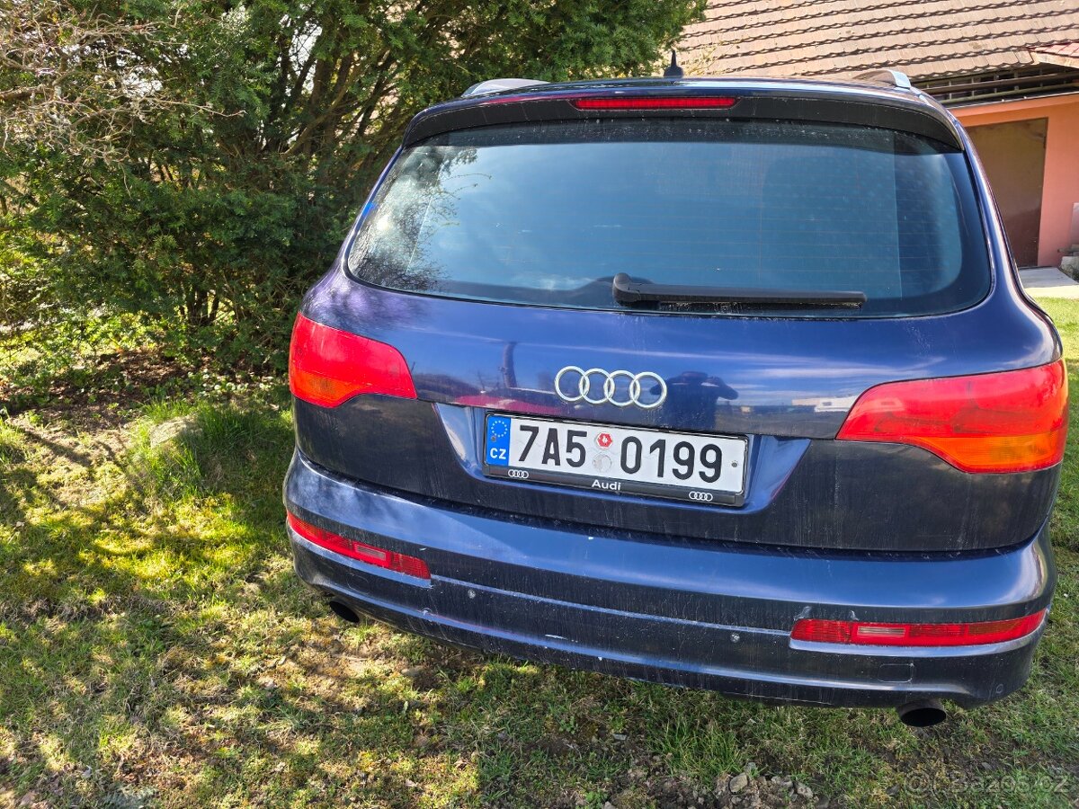Prodám AUDI Q7 - 3