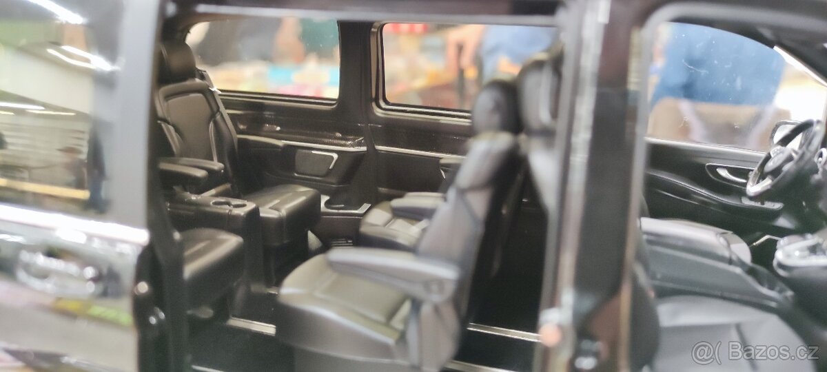 Modely aut 1:18 - 3