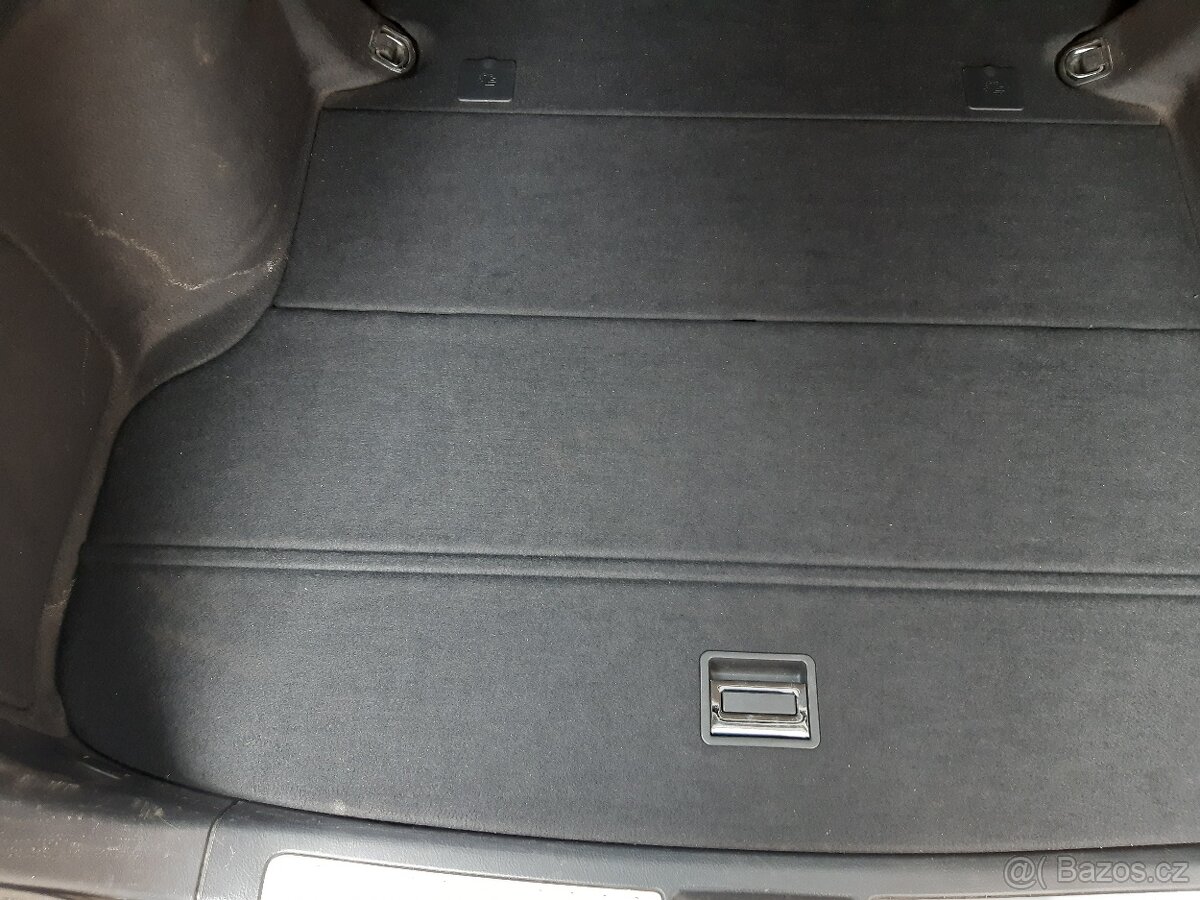 Toyota Avensis podlaha kufru - 3