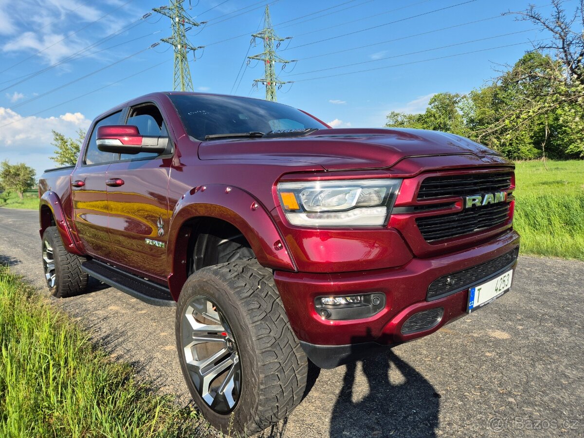 DODGE RAM 1500 5,7 HEMI BLACK WIDOW 31000km