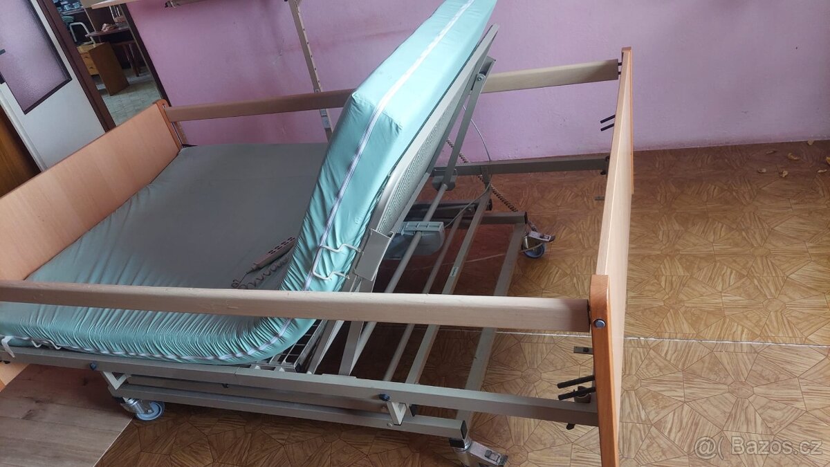 Postel zdravotní, polohovací, masiv - 3