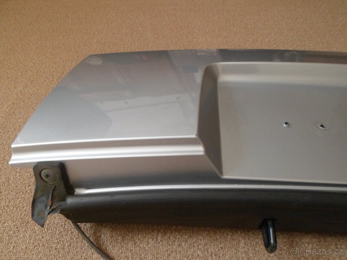 Citroen C2 - spodní část víka kufru - 3