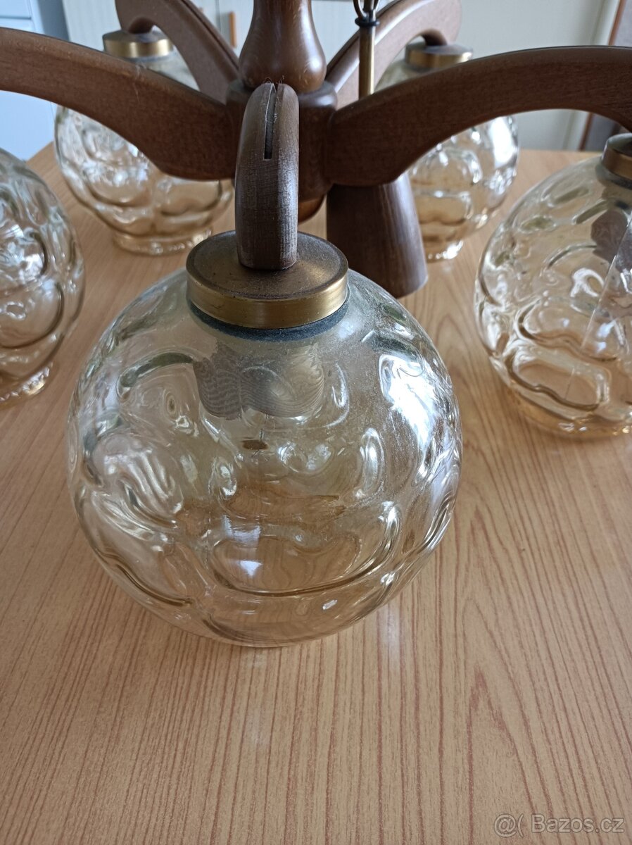 Prodám dřevěný 5-ti ramenný lustr - 3