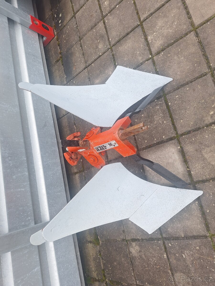 Pluh obracák Vari APH 352 - 3