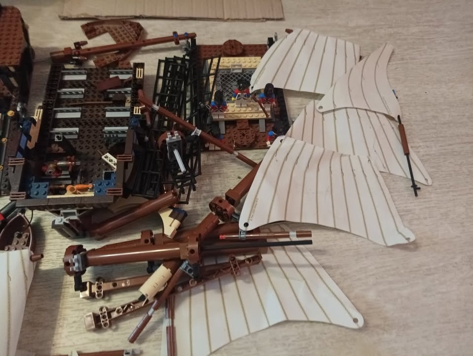 Lego Imperial Flagship Item 10210 - 3