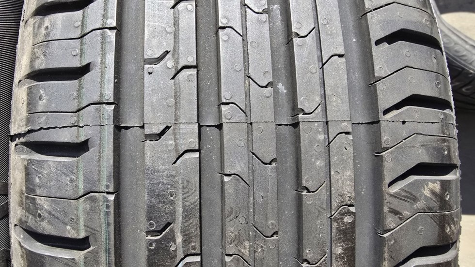 Letní pneu 215/55/17 Continental - 3