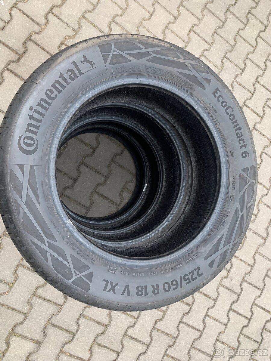 225/60/18 Continental - 3