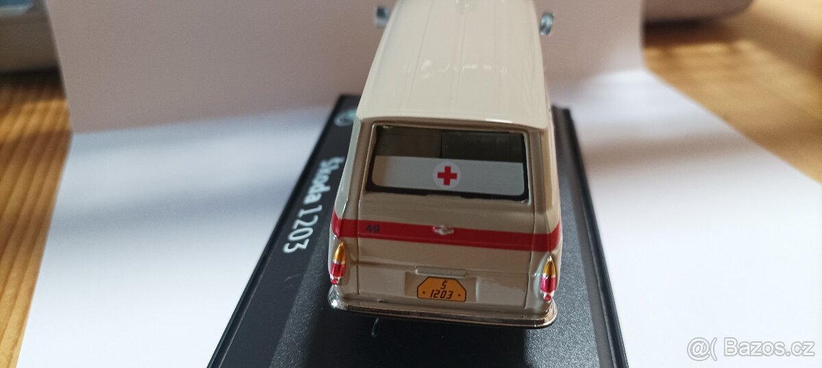 Škoda 1203 Ambulance Abrex 1:43 - 3