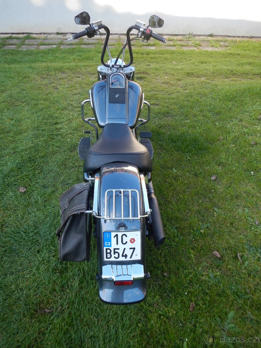 Suzuki VL 1500 Intruder - 3