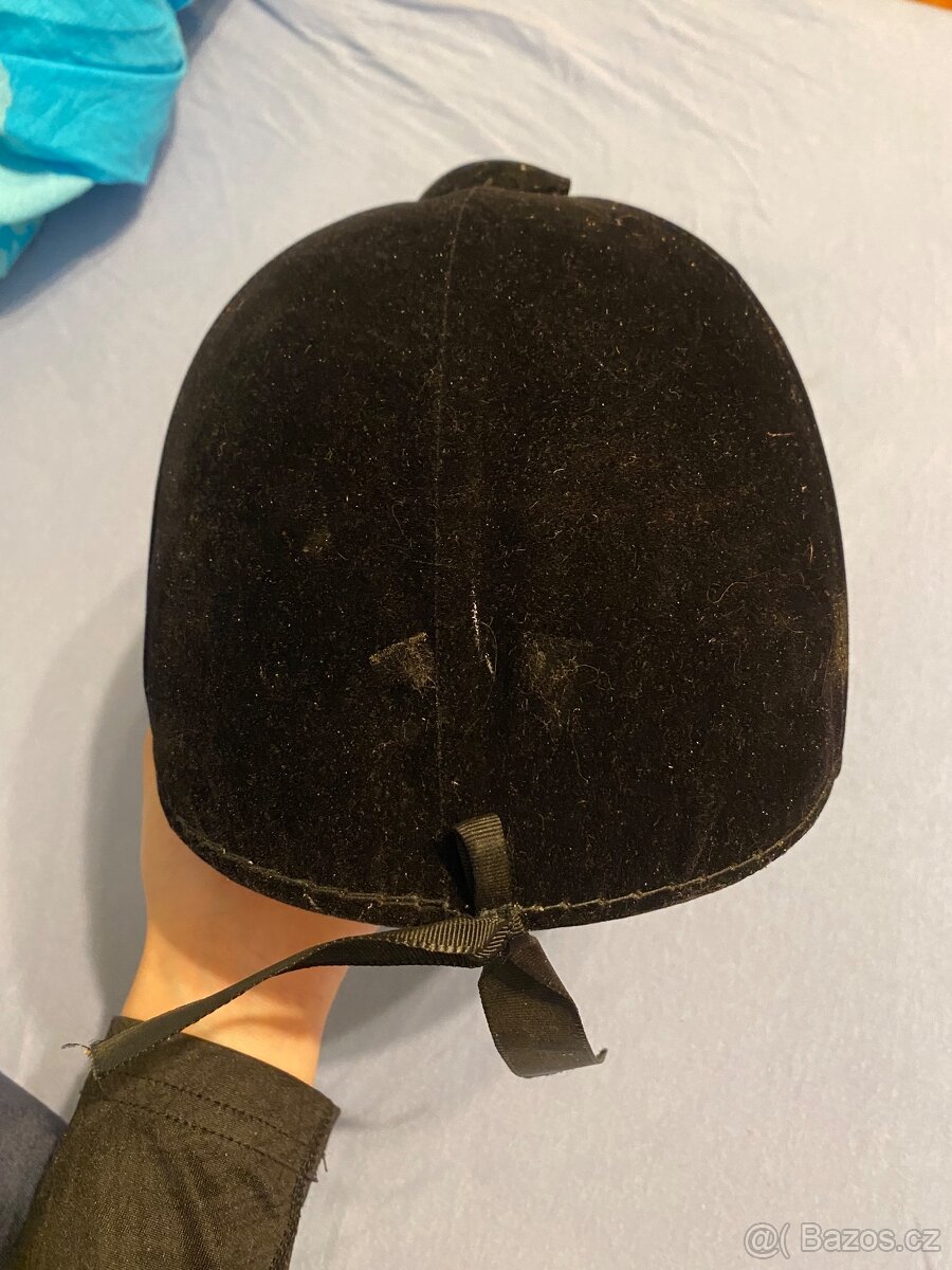 Semišová helma na gumičku - 3