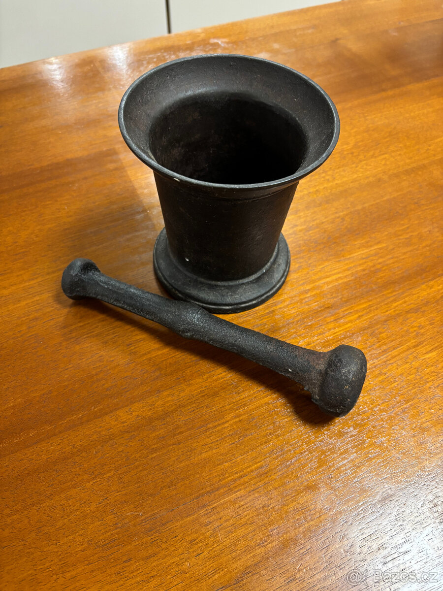 Hmoždíř litina - 3