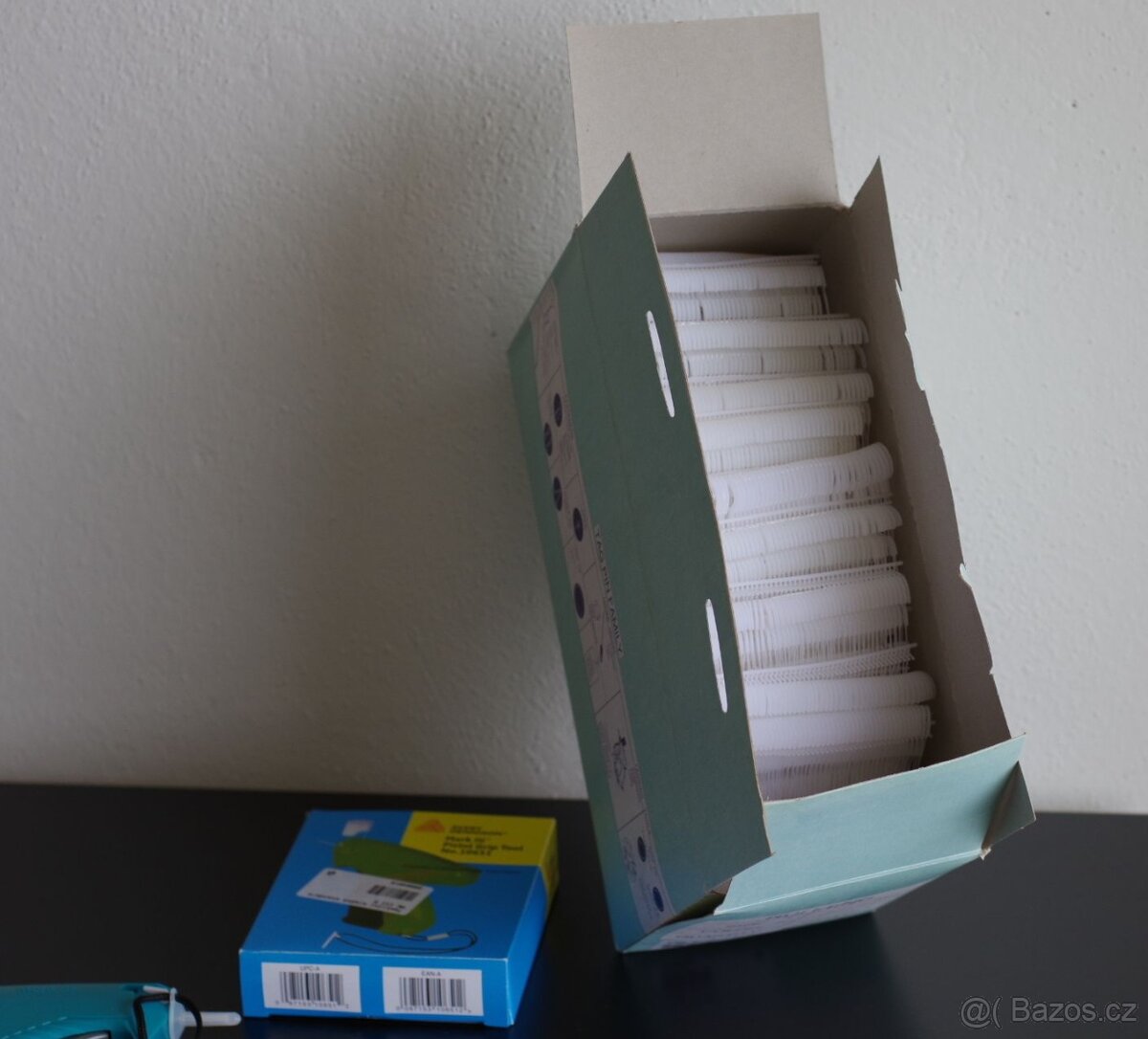 Kleště pro pověšení textilu, Mark III, včetně háčků - 3