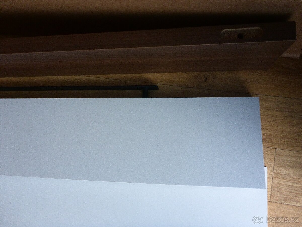 Polička na zeď - 3