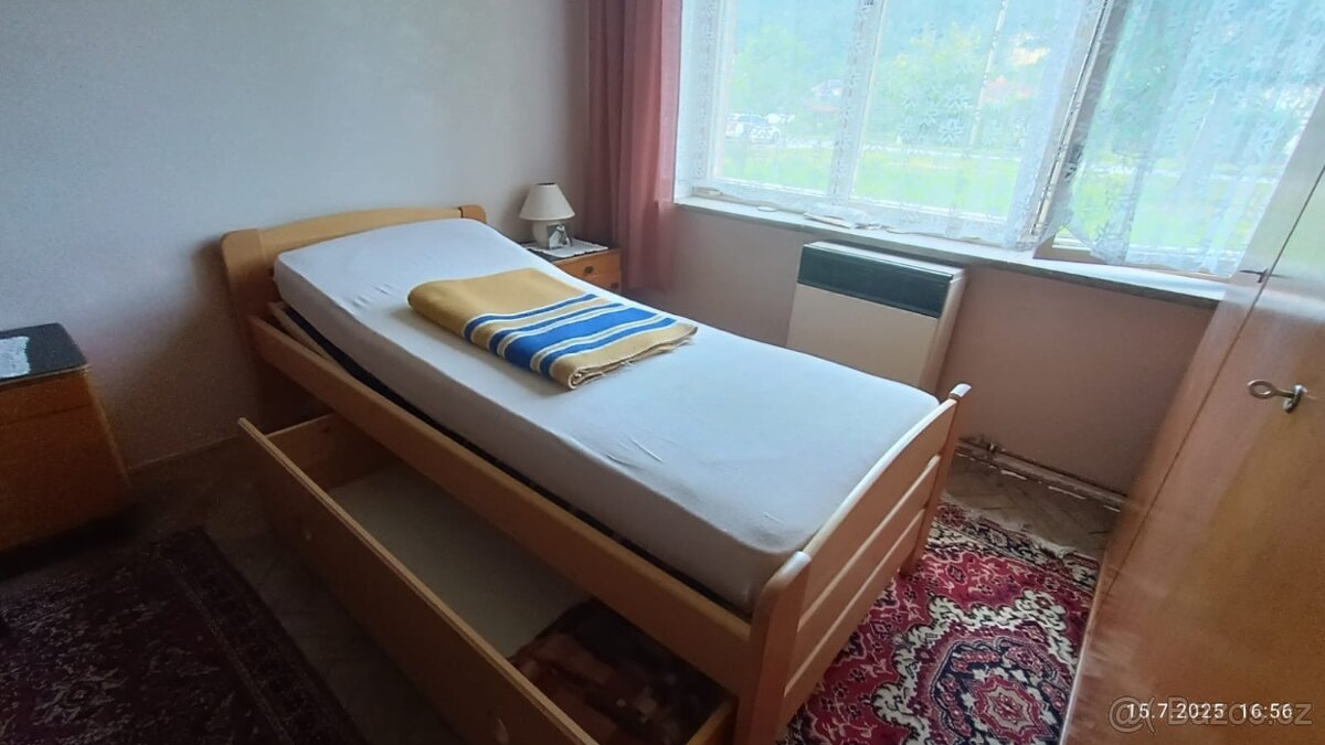 Prodam malo pouzivanou postel z masivu - 3